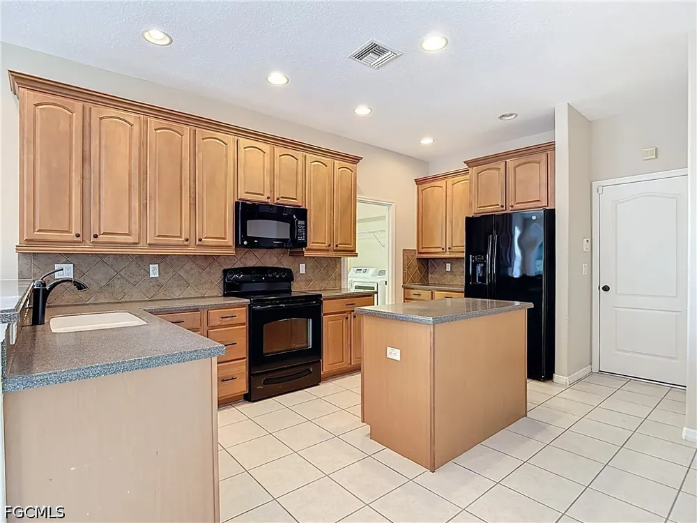 Via Piazza Loop Fort Myers, FL 33905