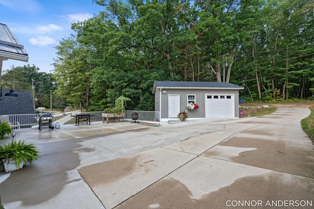 8681 Horsehead Lake Drive Rodney, MI 49342