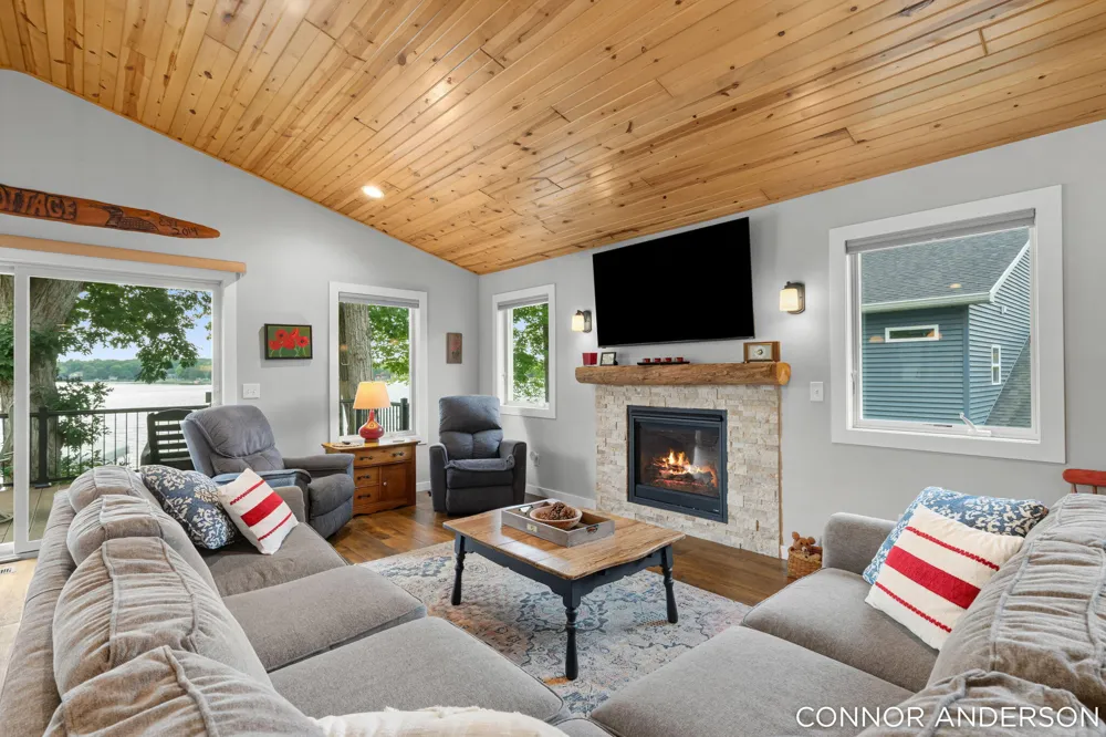 8681 Horsehead Lake Drive Rodney, MI 49342