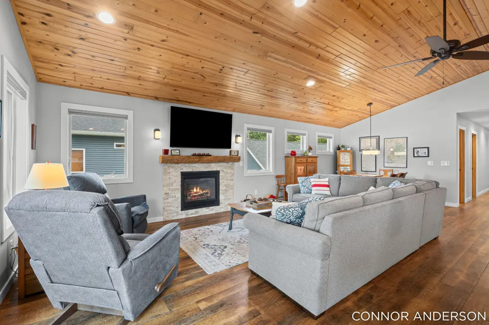 8681 Horsehead Lake Drive Rodney, MI 49342