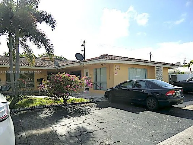 2724 NE 32nd St #1 Fort Lauderdale, FL 33306