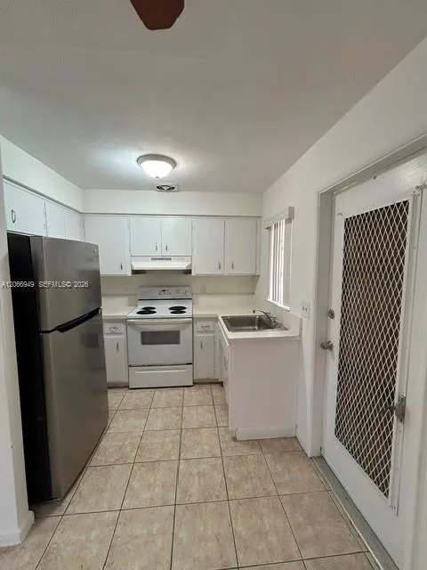 2724 NE 32nd St #1 Fort Lauderdale, FL 33306