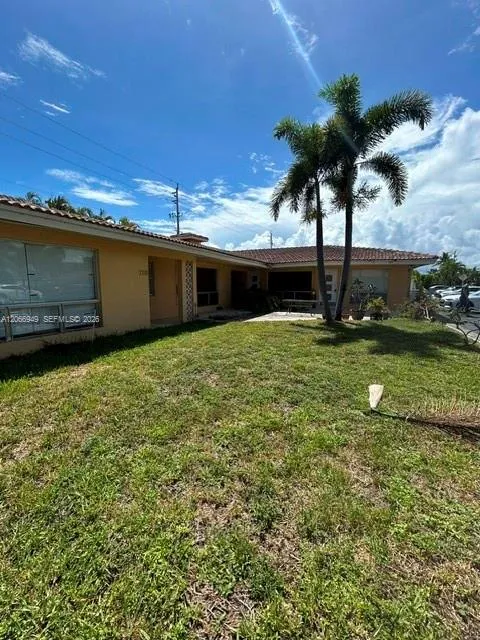 2724 NE 32nd St #1 Fort Lauderdale, FL 33306