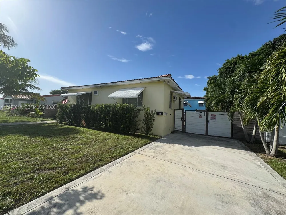 2463 Dewey St Hollywood, FL 33020