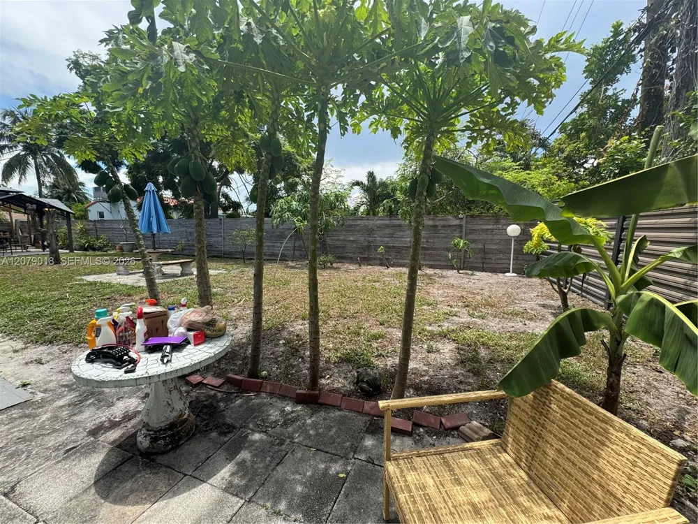 2463 Dewey St Hollywood, FL 33020