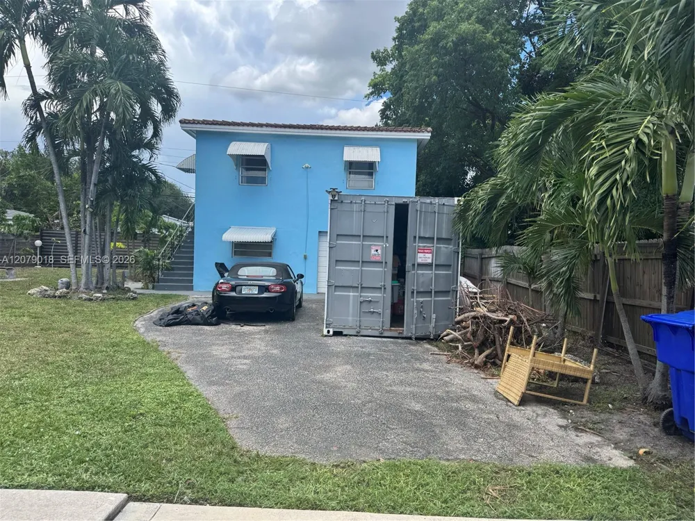 2463 Dewey St Hollywood, FL 33020