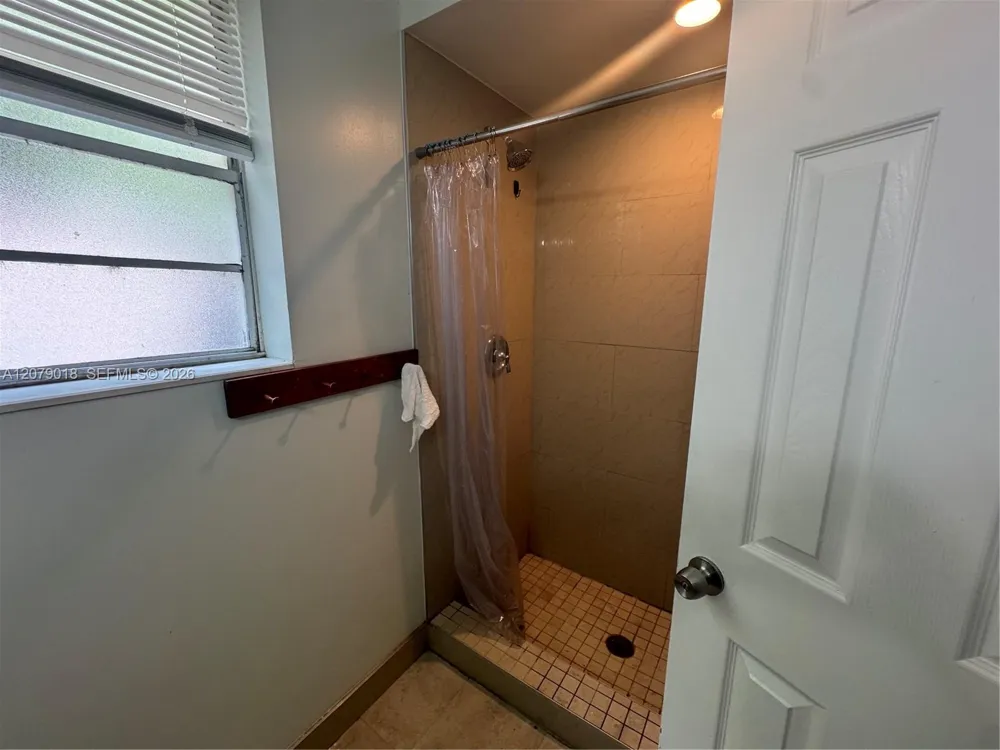 2463 Dewey St Hollywood, FL 33020