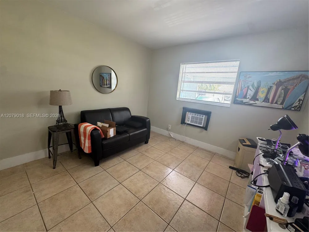 2463 Dewey St Hollywood, FL 33020
