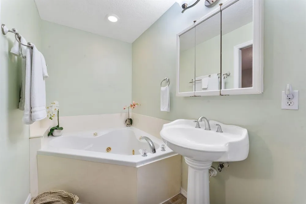 1577 THUMB POINT DRIVE Fort Pierce, FL 34949