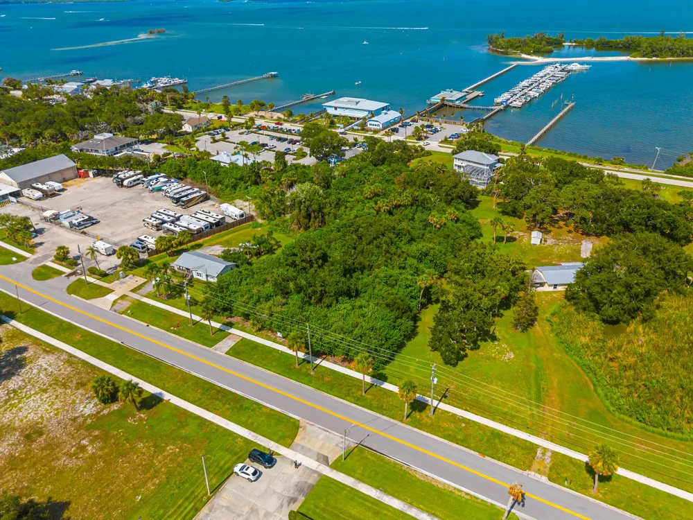 1654 CENTRAL AVENUE Sebastian, FL 32958