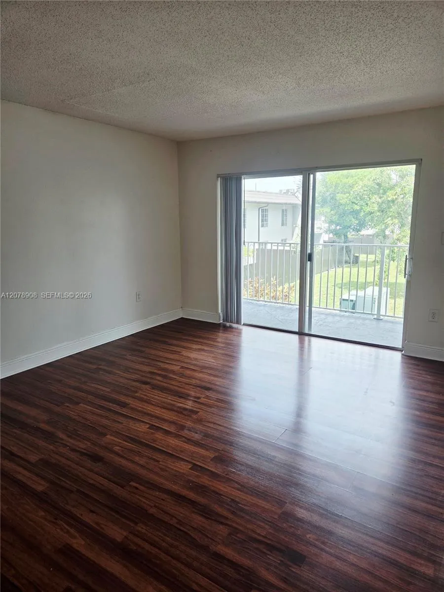 4910 NW 79th Ave #201 Doral, FL 33166