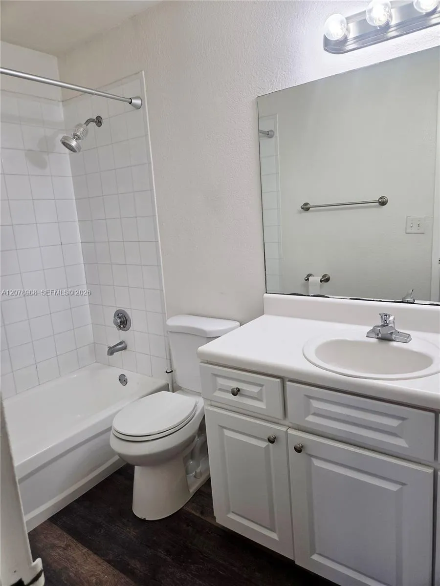 4910 NW 79th Ave #201 Doral, FL 33166