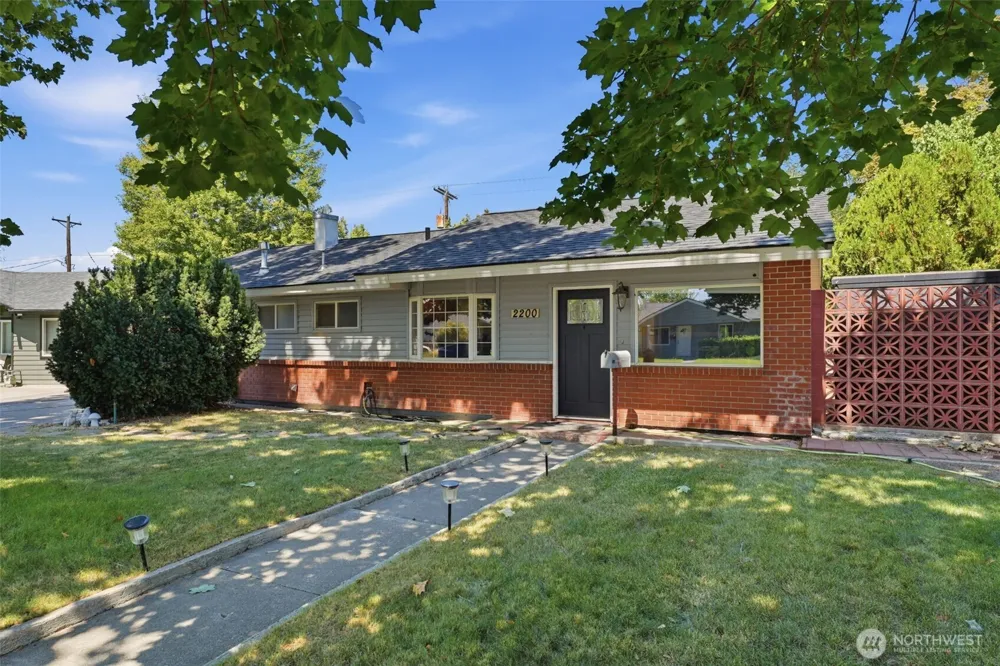2200 Dover Street Richland, WA 99352