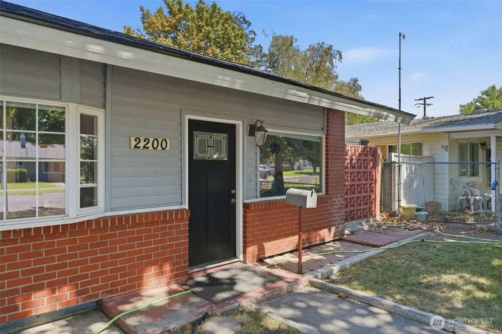 2200 Dover Street Richland, WA 99352