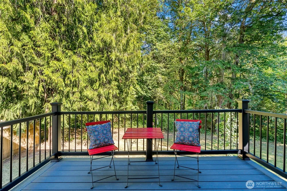 961 NE Winston Dr Bremerton, WA 98311