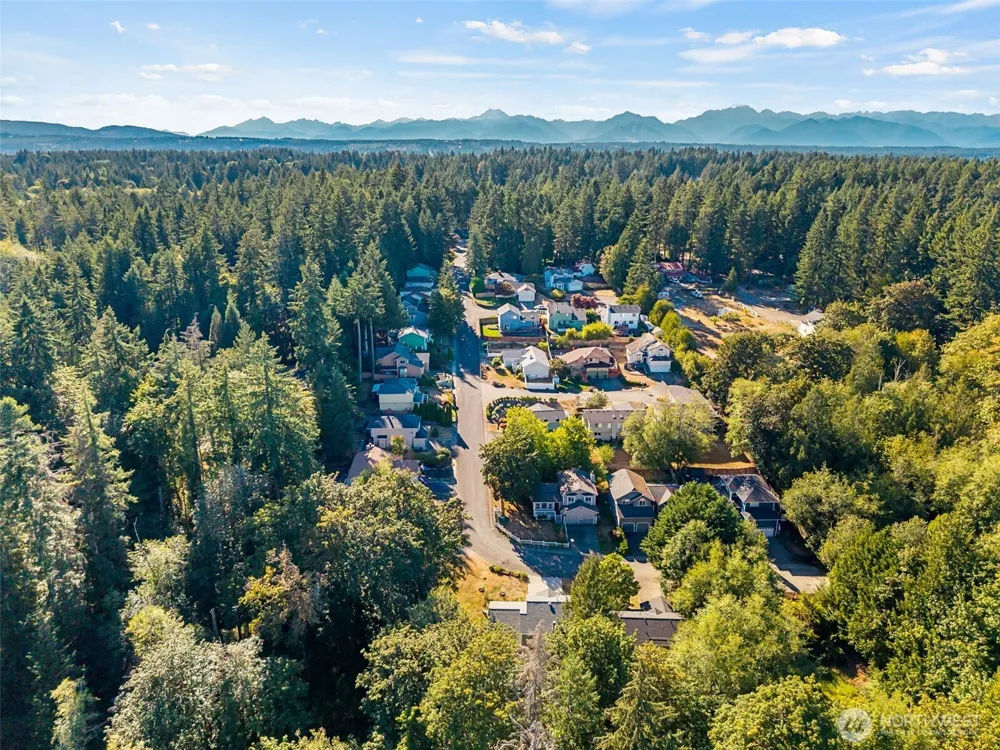 961 NE Winston Dr Bremerton, WA 98311