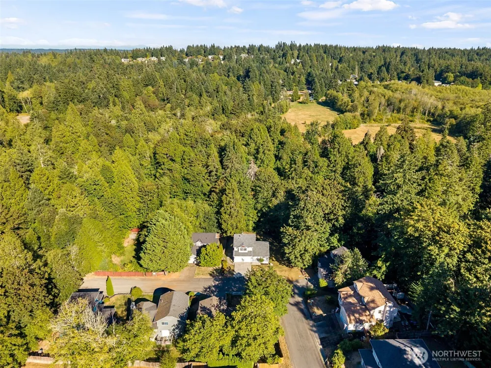 961 NE Winston Dr Bremerton, WA 98311