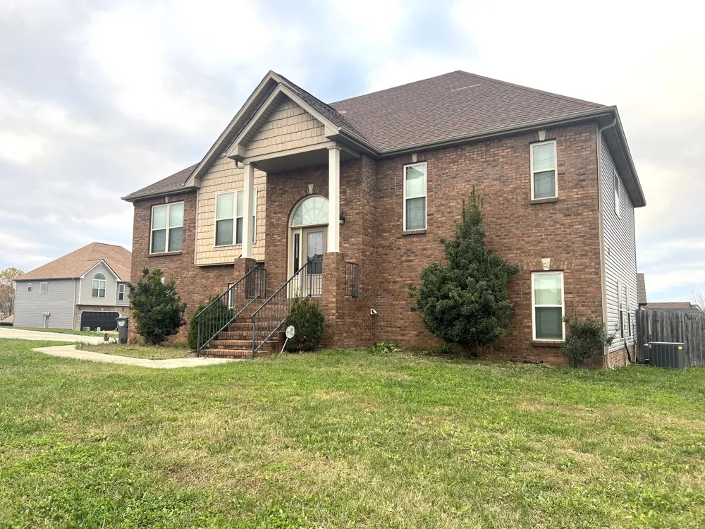 1701 Winterhaven Ct Clarksville, TN 37042