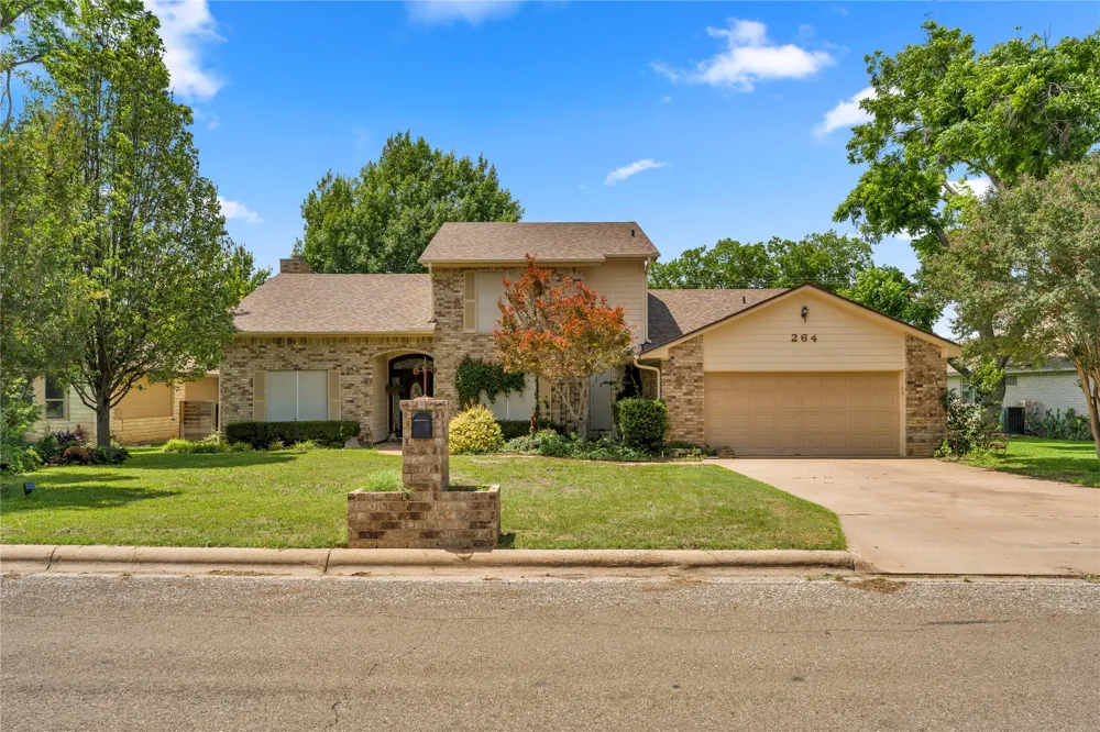 264 Turkey Run Meadowlakes, TX 78654