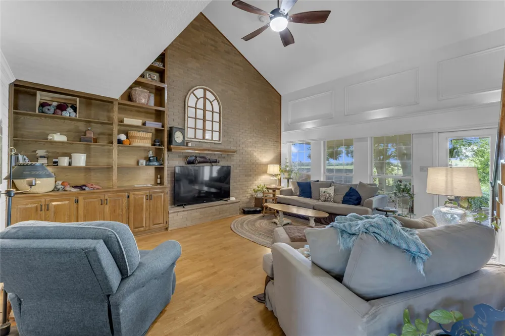 264 Turkey Run Meadowlakes, TX 78654
