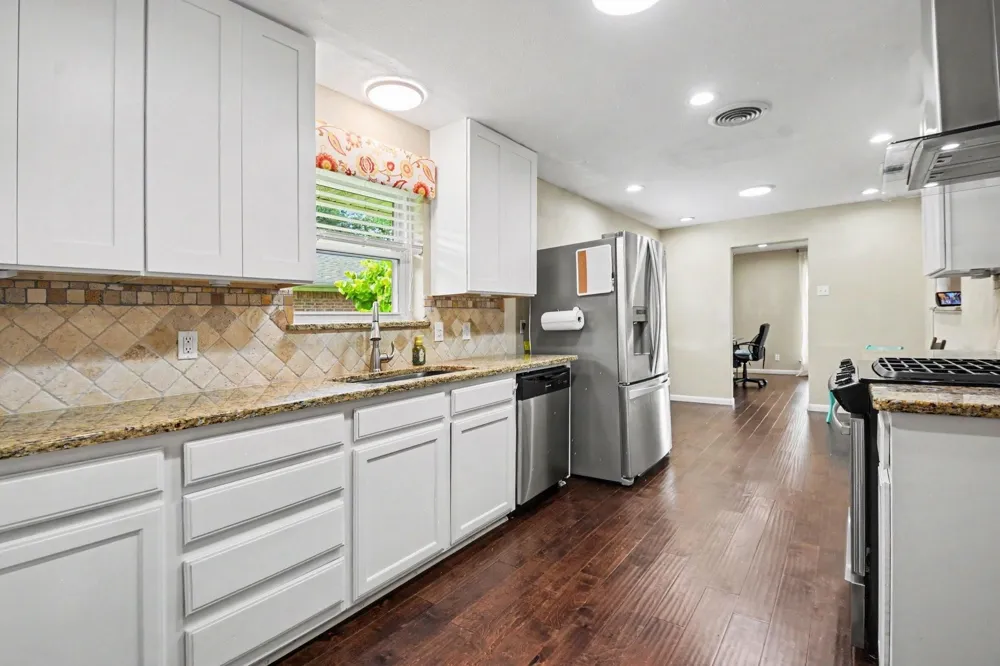 1114 Glouchester Drive Garland, TX 75040