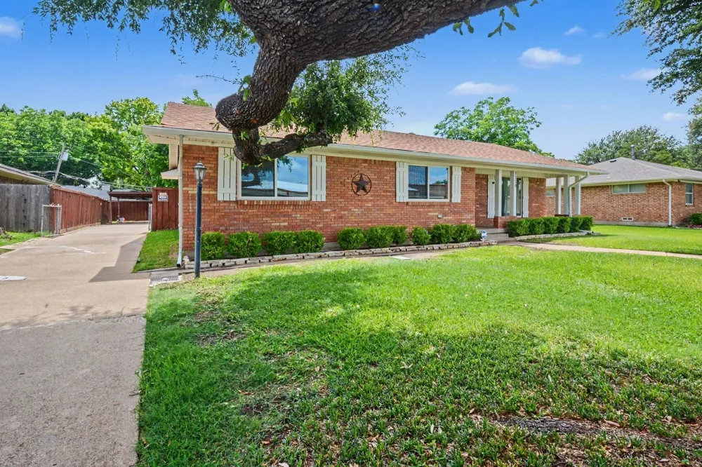 1114 Glouchester Drive Garland, TX 75040