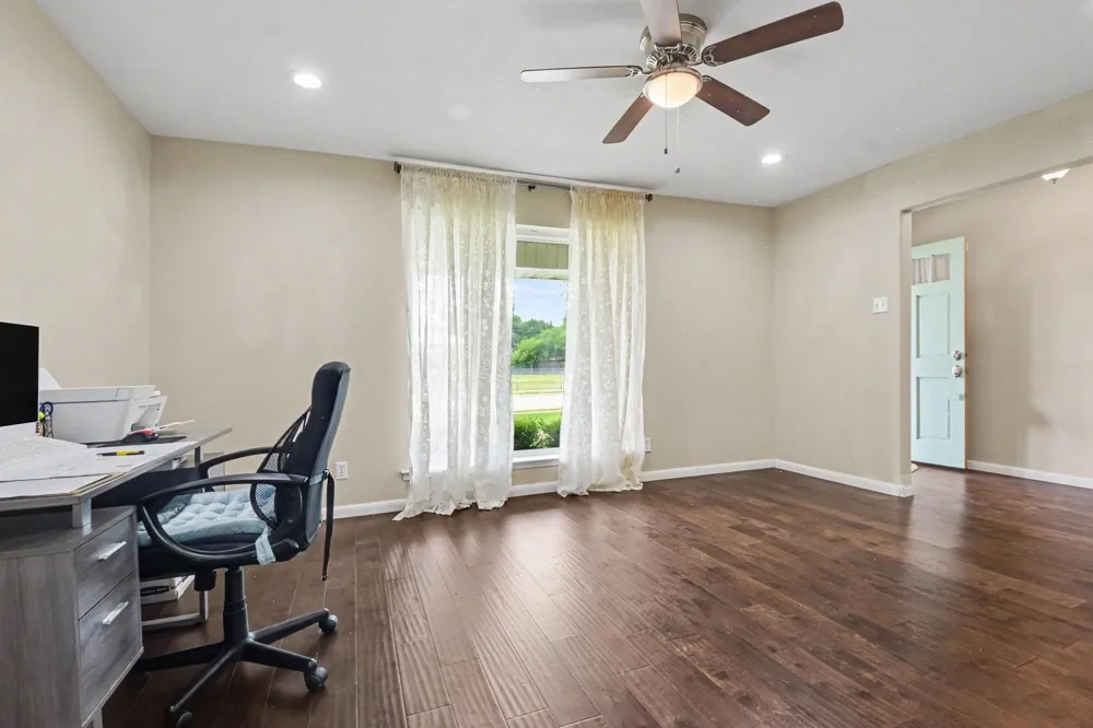 1114 Glouchester Drive Garland, TX 75040