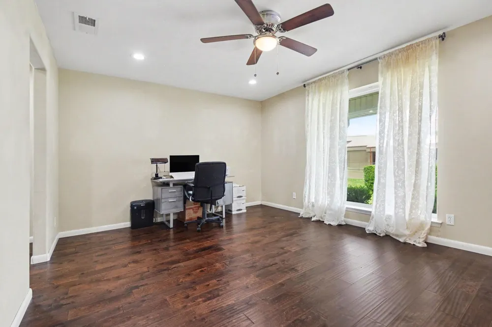 1114 Glouchester Drive Garland, TX 75040