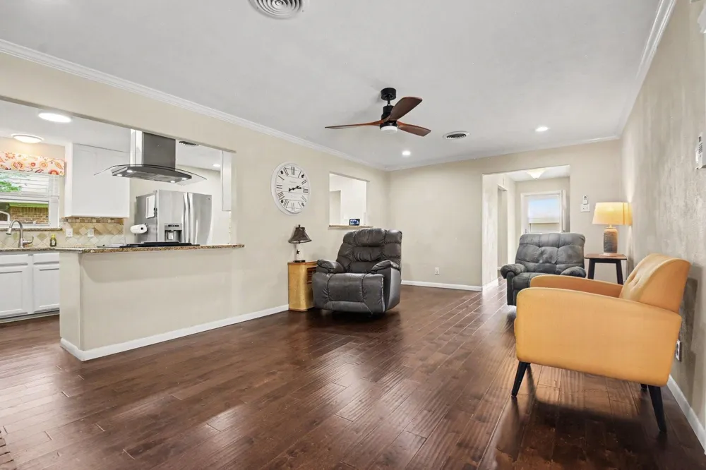 1114 Glouchester Drive Garland, TX 75040