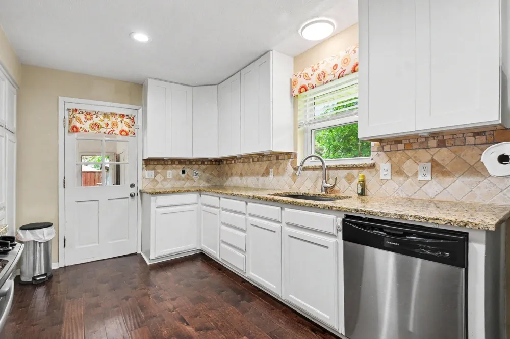 1114 Glouchester Drive Garland, TX 75040