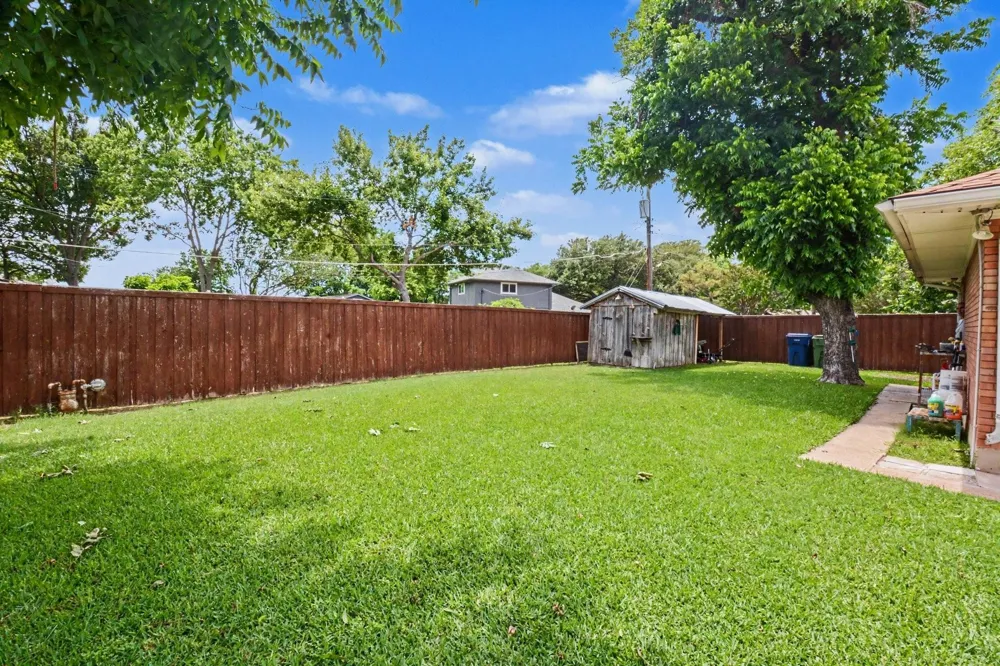 1114 Glouchester Drive Garland, TX 75040
