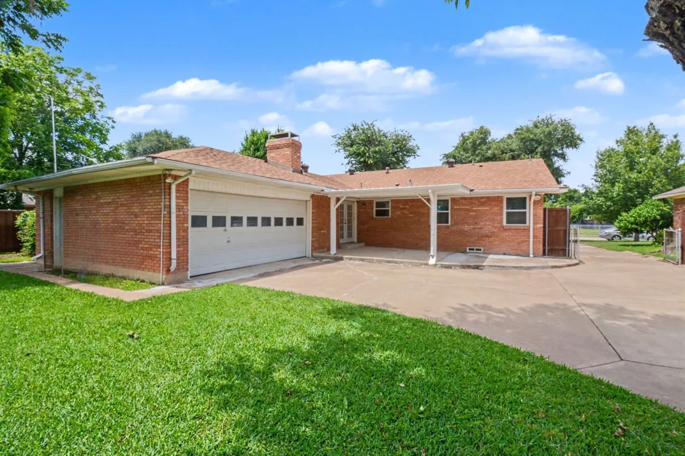 1114 Glouchester Drive Garland, TX 75040