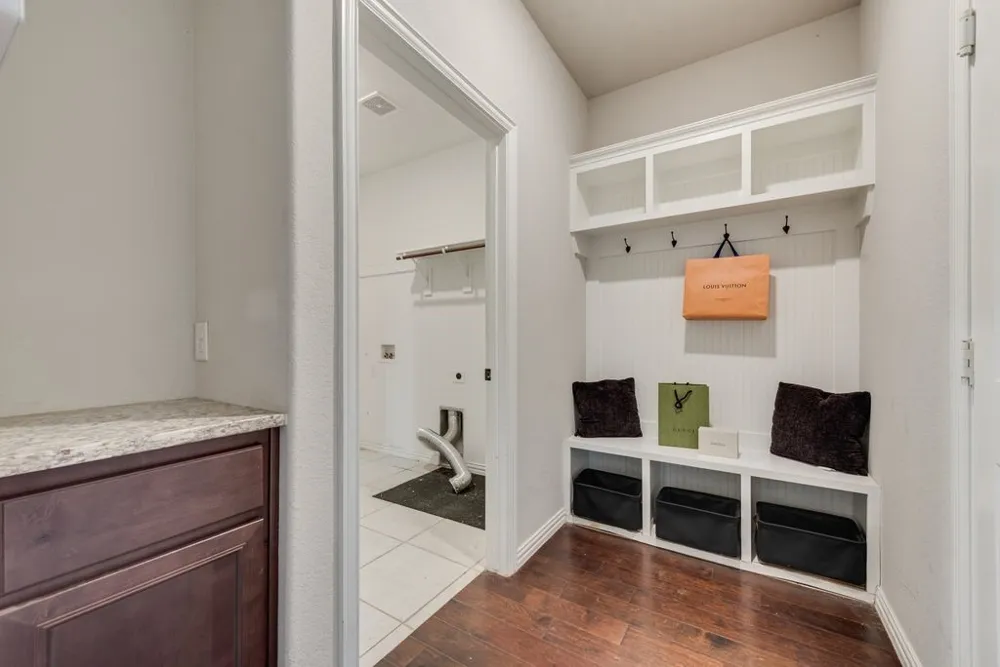 6016 Ember Crest Drive Weatherford, TX 76085