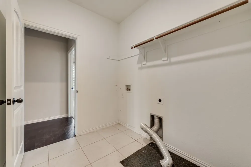 6016 Ember Crest Drive Weatherford, TX 76085