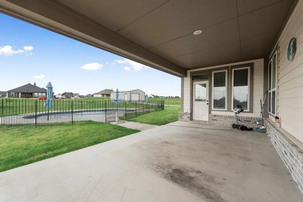 6016 Ember Crest Drive Weatherford, TX 76085