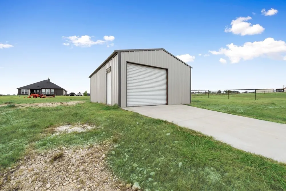 6016 Ember Crest Drive Weatherford, TX 76085