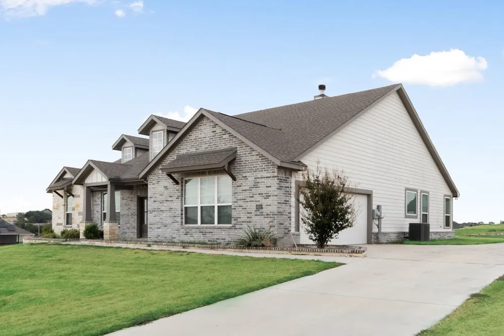6016 Ember Crest Drive Weatherford, TX 76085
