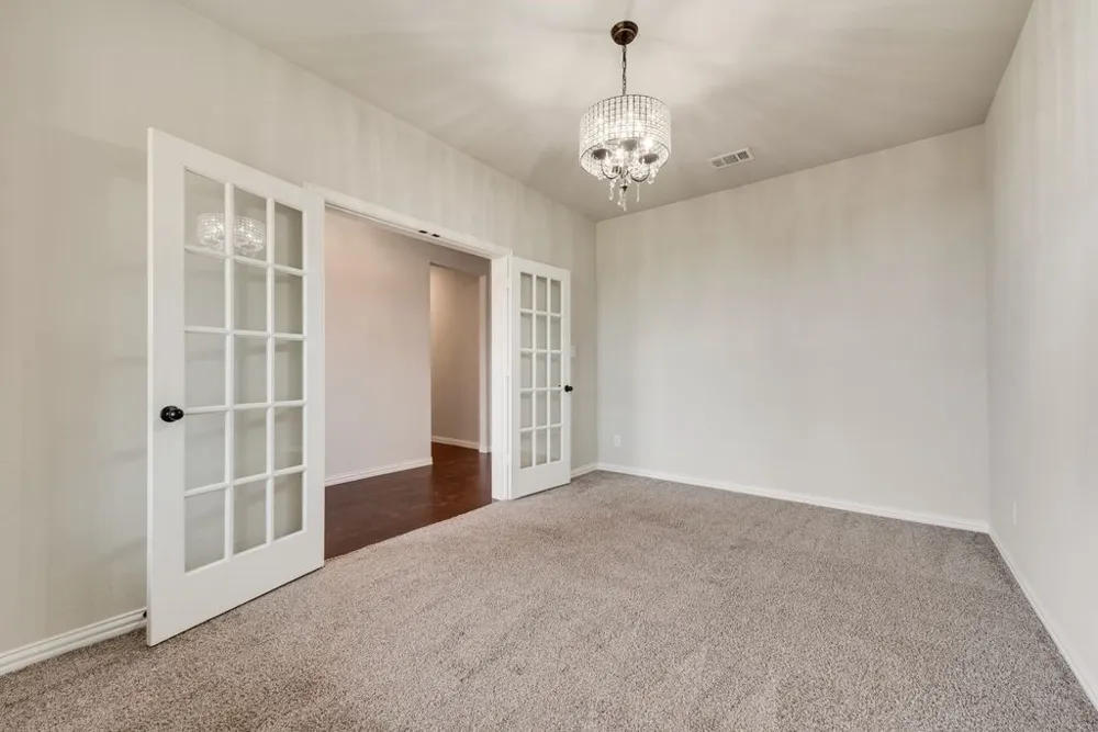 6016 Ember Crest Drive Weatherford, TX 76085