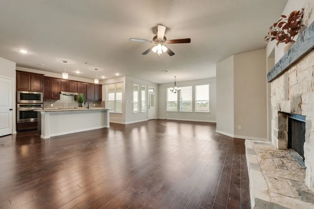 6016 Ember Crest Drive Weatherford, TX 76085