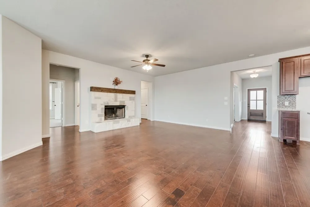 6016 Ember Crest Drive Weatherford, TX 76085