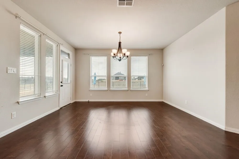 6016 Ember Crest Drive Weatherford, TX 76085
