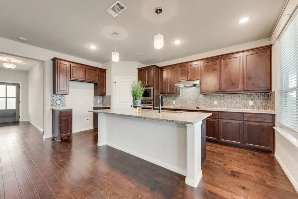 6016 Ember Crest Drive Weatherford, TX 76085