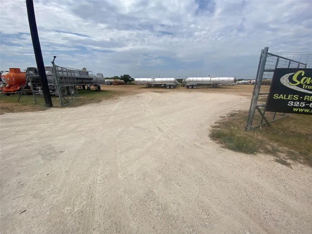 8306 I-20 Clyde, TX 79510