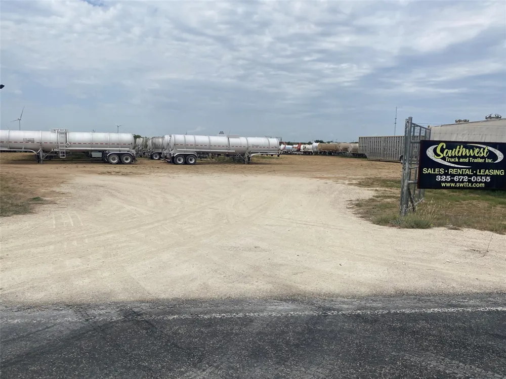 8306 I-20 Clyde, TX 79510