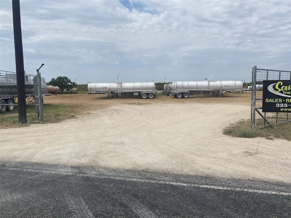 8306 I-20 Clyde, TX 79510