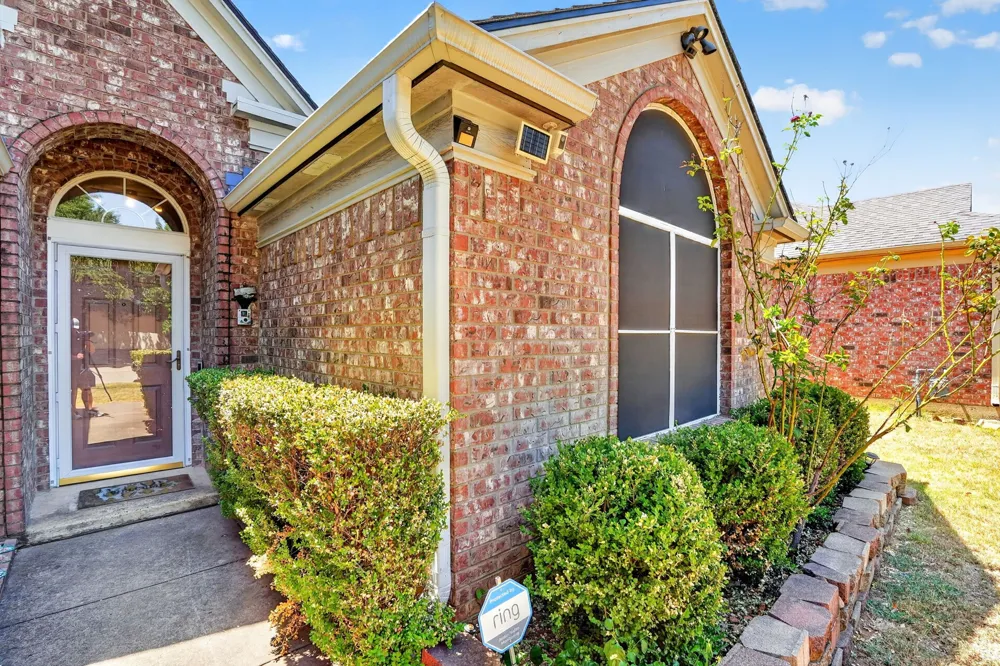 306 Branch Bend Euless, TX 76039