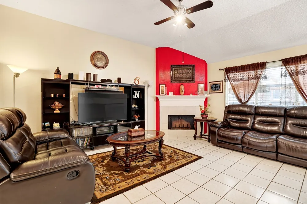 306 Branch Bend Euless, TX 76039
