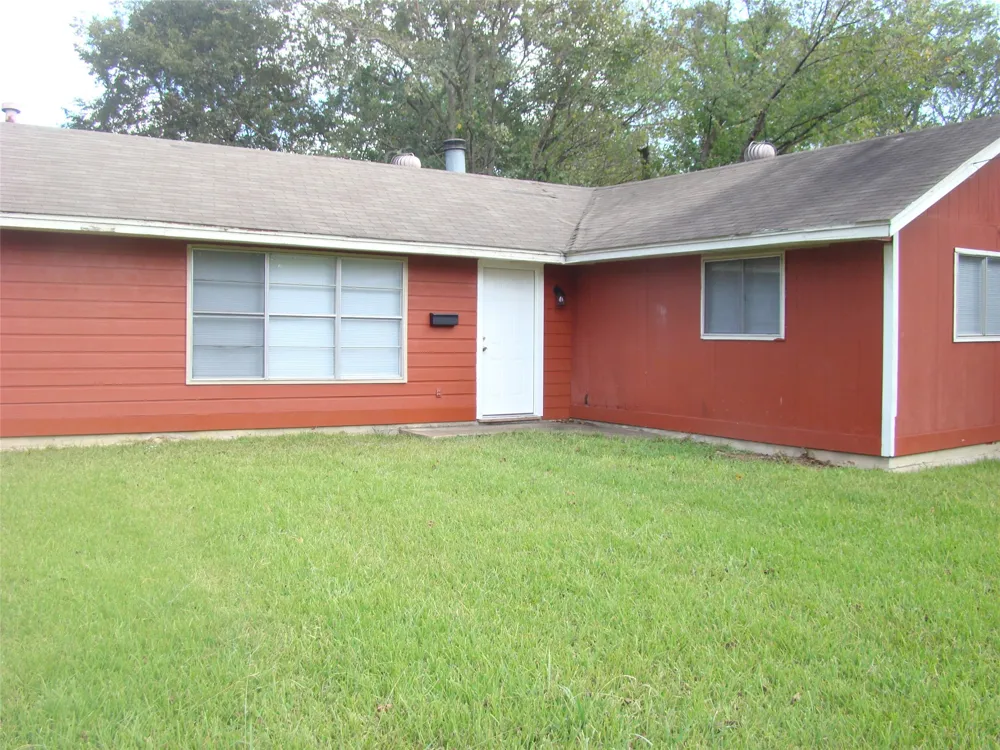 1506 Preston Street Ennis, TX 75119