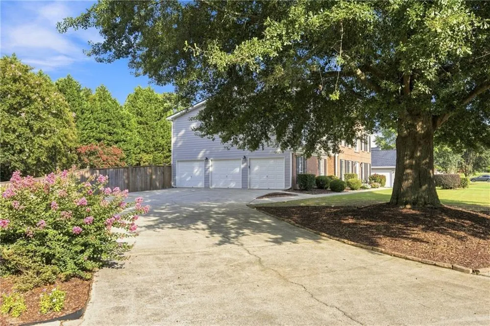 3845 Brushy Wood Court Loganville, GA 30052