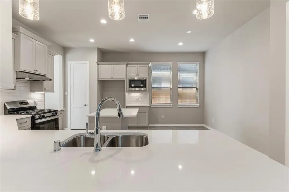 4207 Maple Glen Drive Fulshear, TX 77441